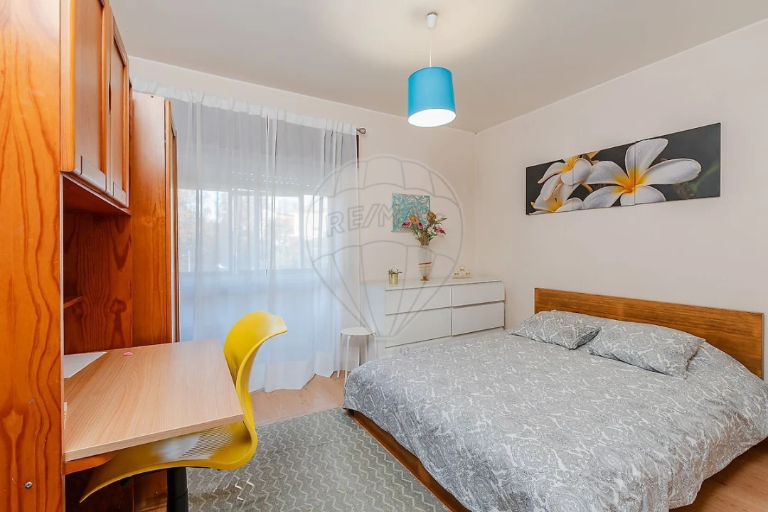 Apartamento T3 para Venda em Póvoa de Santa Iria e Forte da Casa Foto 15