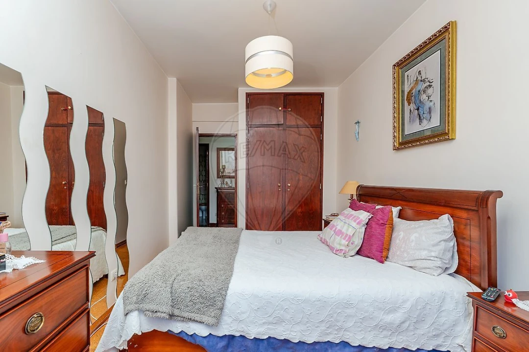 Apartamento T3 para Venda em Póvoa de Santa Iria e Forte da Casa Foto 13