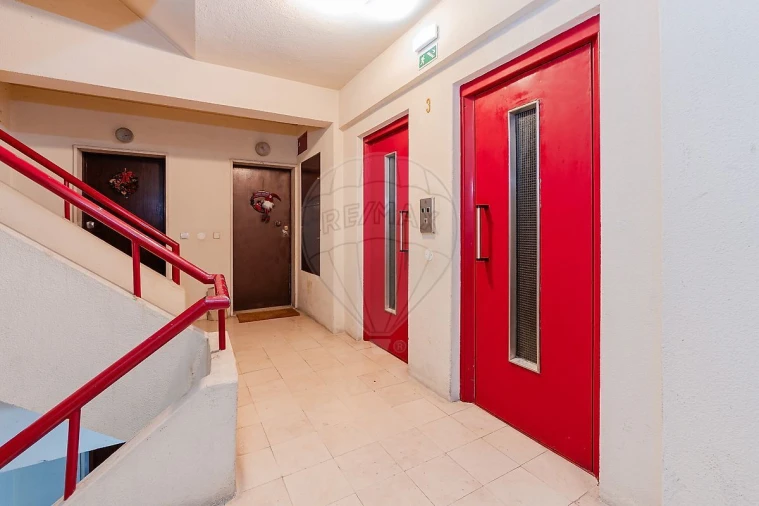 Apartamento T3 para Venda em Póvoa de Santa Iria e Forte da Casa Foto 26