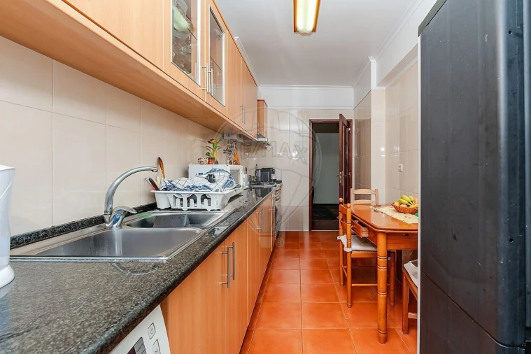 Apartamento T3 para Venda em Póvoa de Santa Iria e Forte da Casa Foto 8