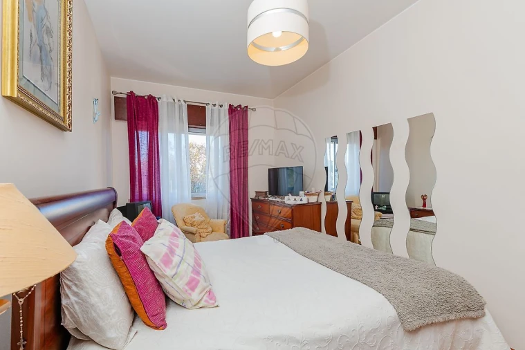 Apartamento T3 para Venda em Póvoa de Santa Iria e Forte da Casa Foto 12