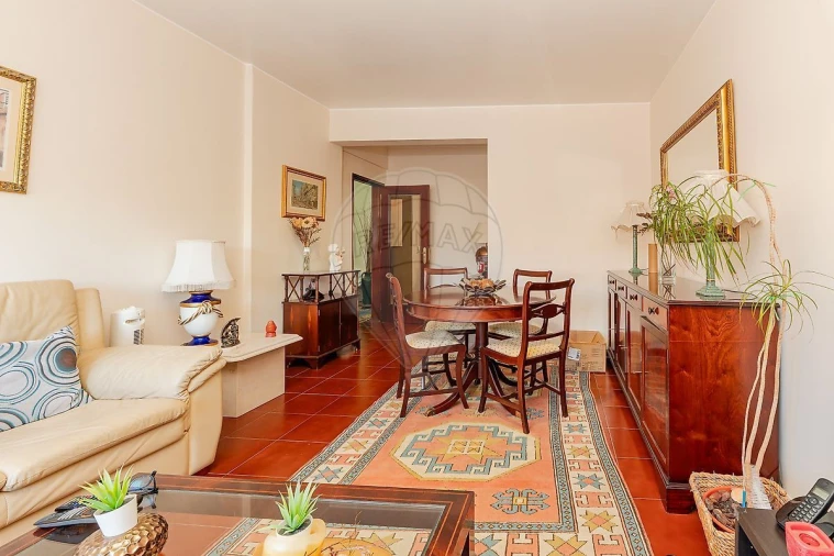 Apartamento T3 para Venda em Póvoa de Santa Iria e Forte da Casa Foto 3