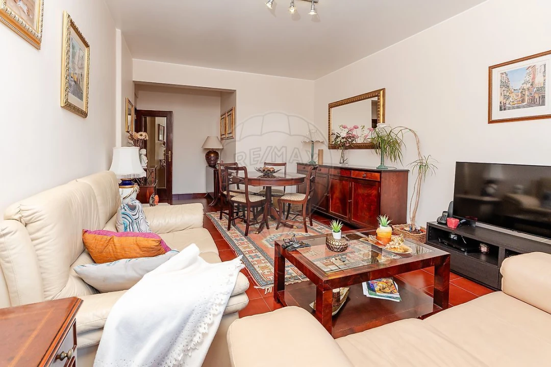 Apartamento T3 para Venda em Póvoa de Santa Iria e Forte da Casa Foto 1