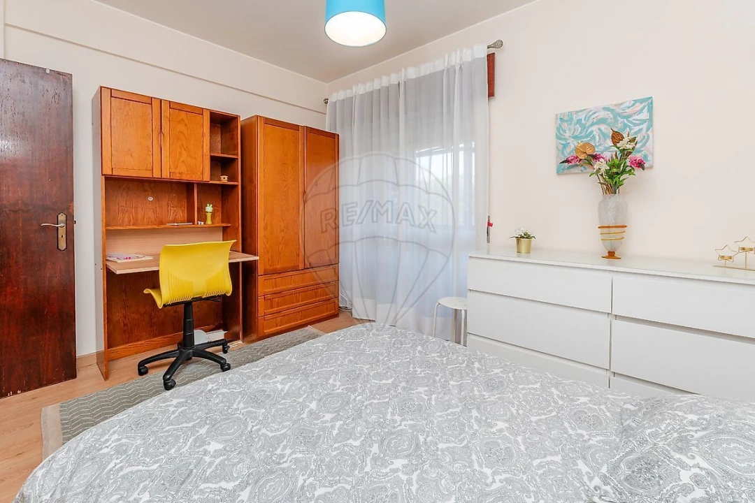 Apartamento T3 para Venda em Póvoa de Santa Iria e Forte da Casa Foto 17