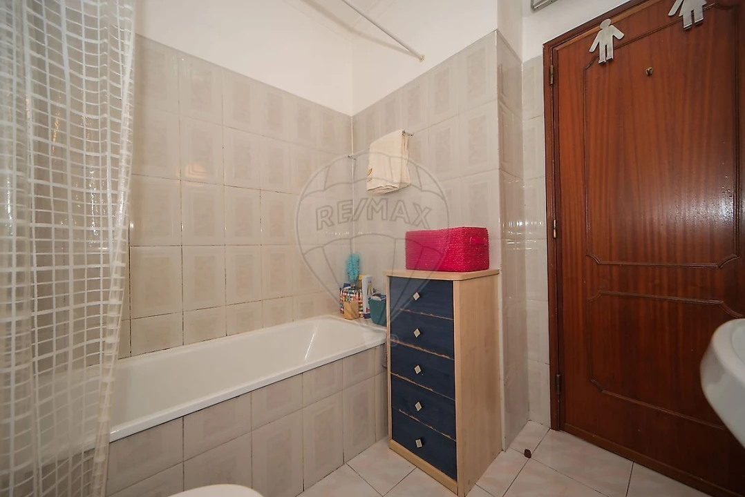 Apartamento T2 para Venda em Agualva e Mira-Sintra Foto 21