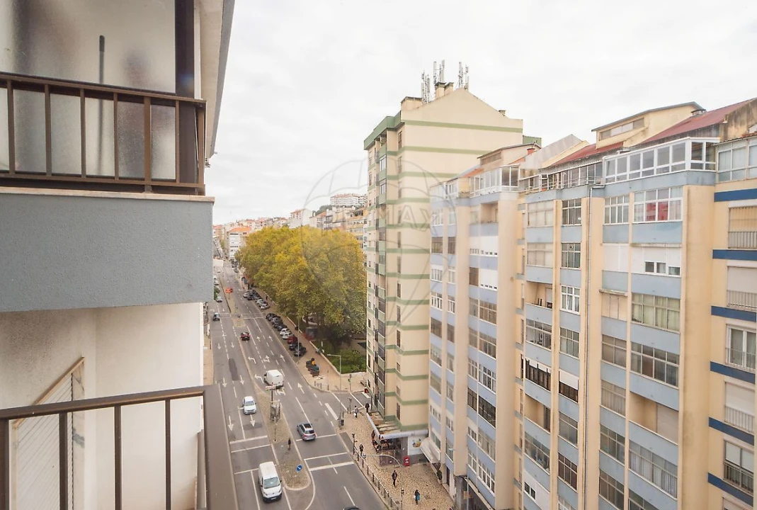 Apartamento T2 para Venda em Agualva e Mira-Sintra Foto 16