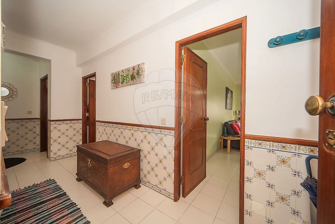 Apartamento T2 para Venda em Agualva e Mira-Sintra Foto 4