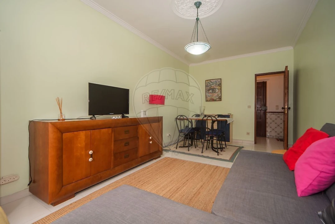 Apartamento T2 para Venda em Agualva e Mira-Sintra Foto 7