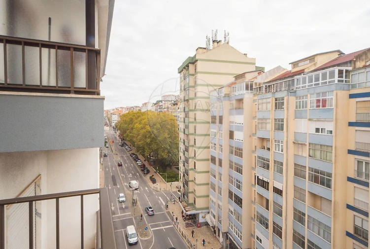 Apartamento T2 para Venda em Agualva e Mira-Sintra Foto 16