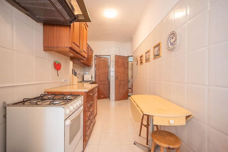 Apartamento T2 para Venda em Agualva e Mira-Sintra Foto 25
