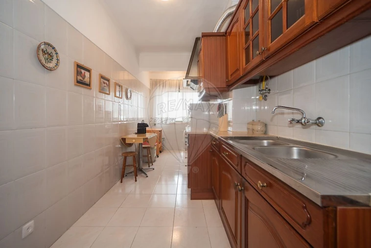 Apartamento T2 para Venda em Agualva e Mira-Sintra Foto 24