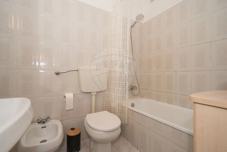 Apartamento T2 para Venda em Agualva e Mira-Sintra Foto 20