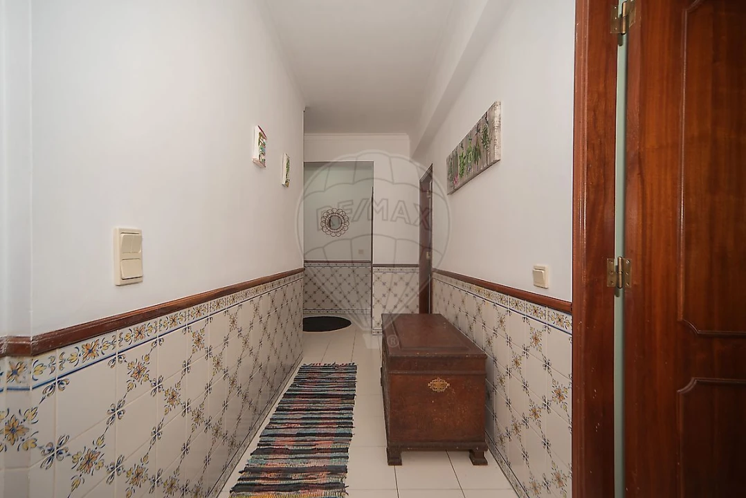 Apartamento T2 para Venda em Agualva e Mira-Sintra Foto 8