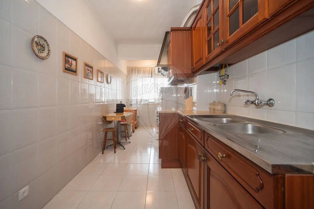 Apartamento T2 para Venda em Agualva e Mira-Sintra Foto 24