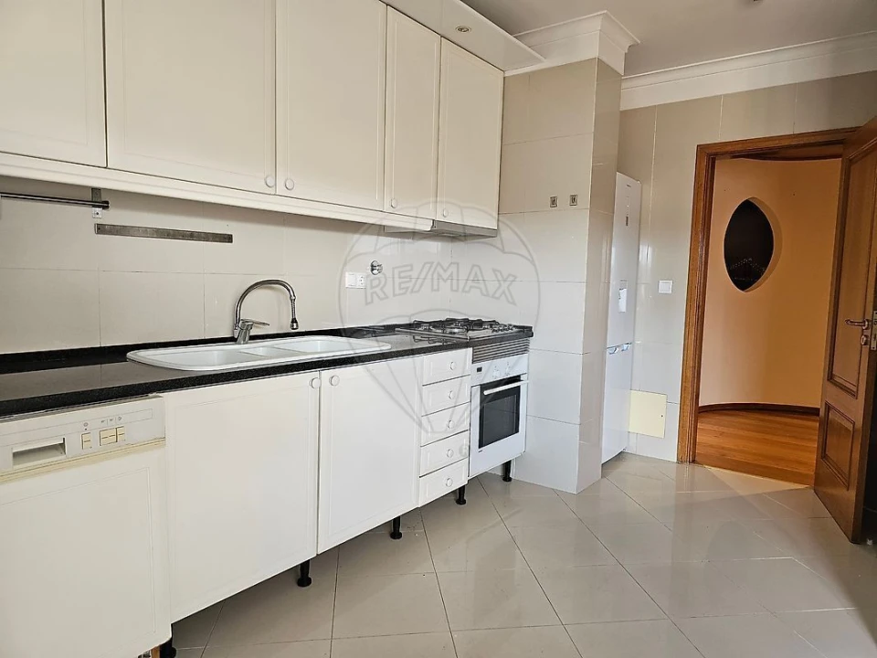 Apartamento T2 para Venda em Santo António Foto 8