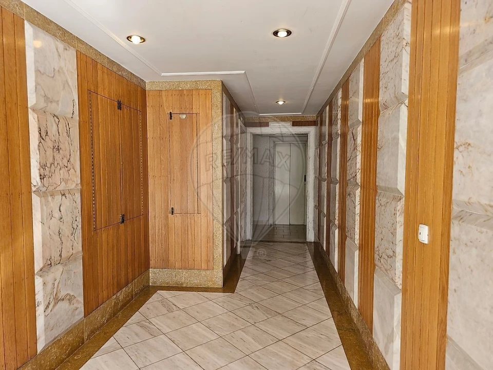 Apartamento T2 para Venda em Santo António Foto 20