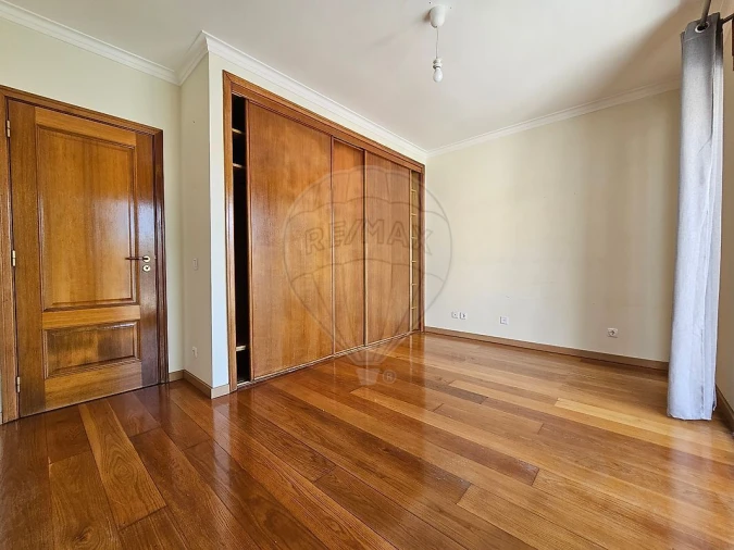 Apartamento T2 para Venda em Santo António Foto 15