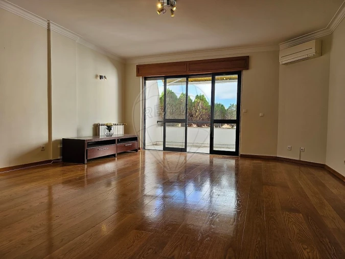 Apartamento T2 para Venda em Santo António Foto 3