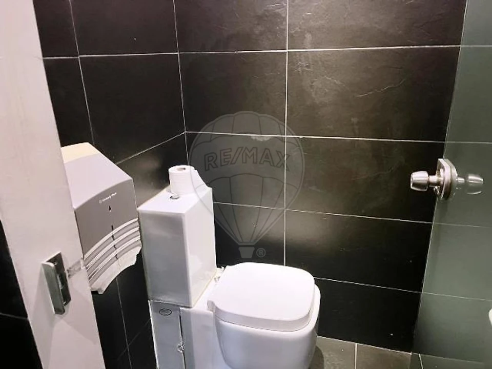 Loja para Arrendamento em Arroios Foto 6