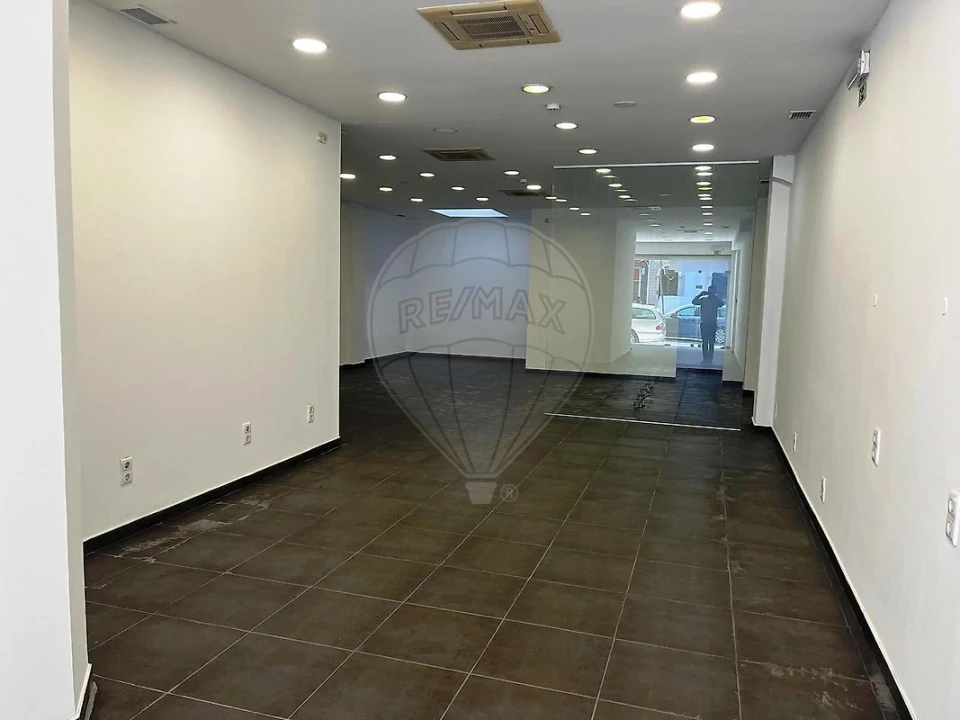 Loja para Arrendamento em Arroios Foto 4