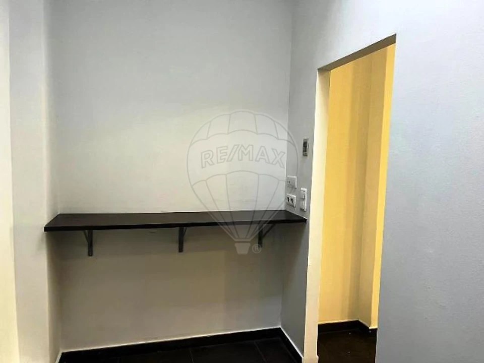 Loja para Arrendamento em Arroios Foto 8