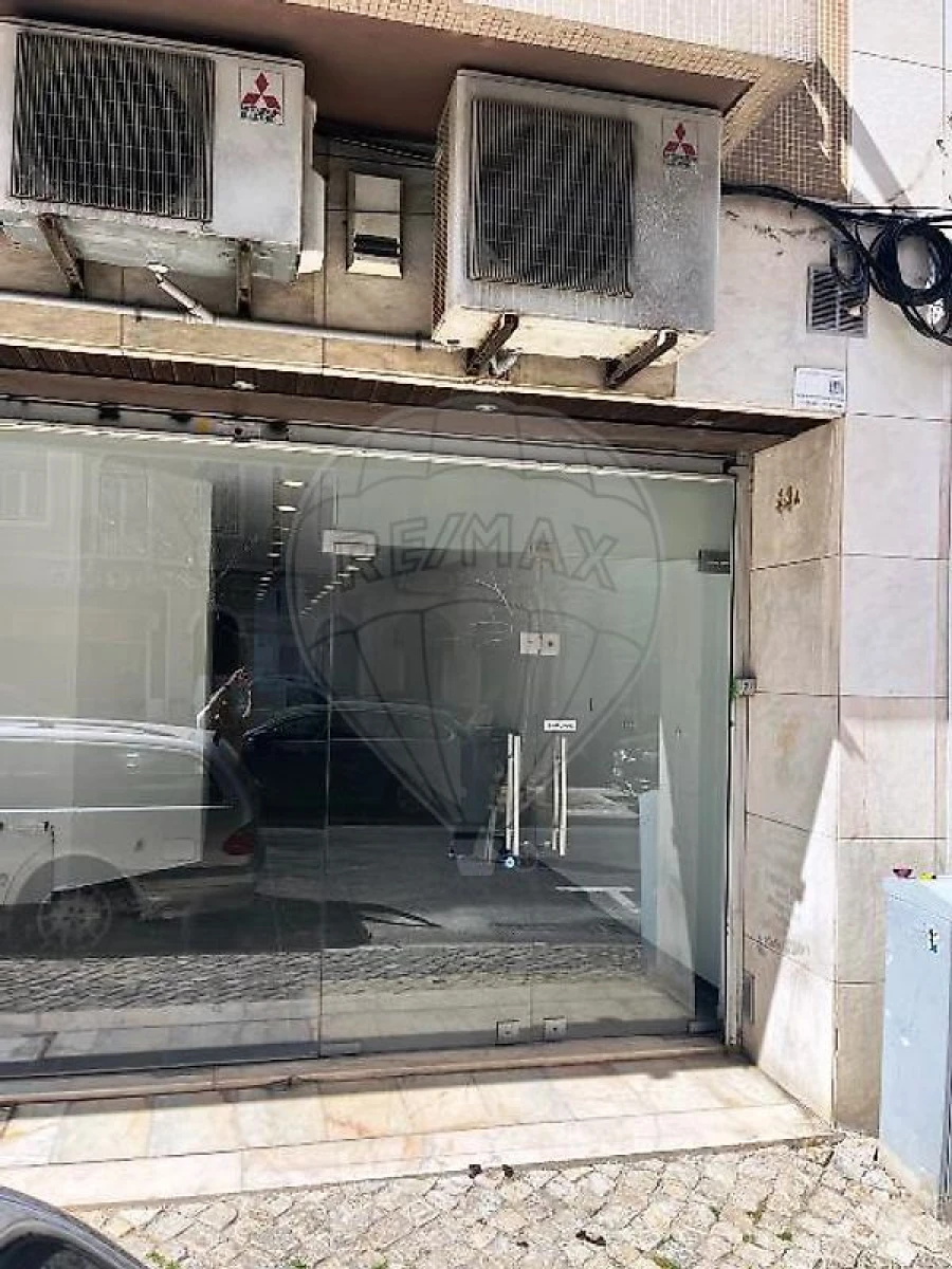 Loja para Arrendamento em Arroios Foto 3