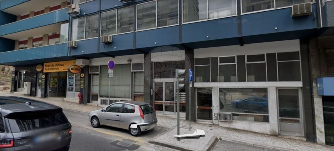 Loja para Arrendamento em Estrela Foto 1