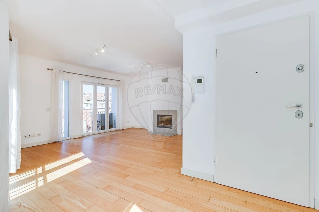 Apartamento T2 para Venda em Misericórdia Foto 7