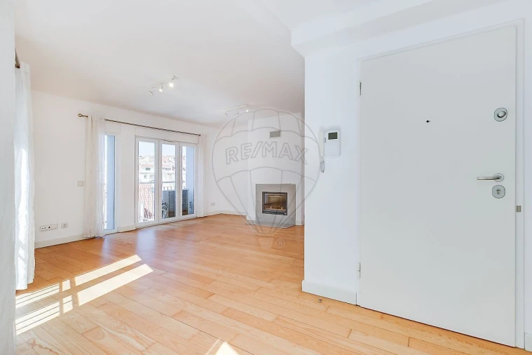 Apartamento T2 para Venda em Misericórdia Foto 7