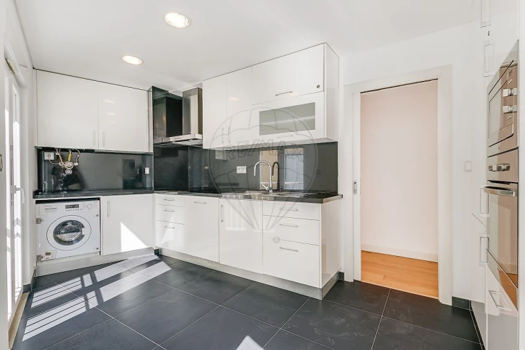 Apartamento T2 para Venda em Misericórdia Foto 11