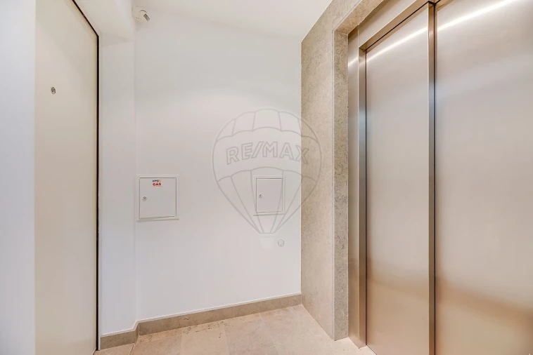 Apartamento T2 para Venda em Misericórdia Foto 5