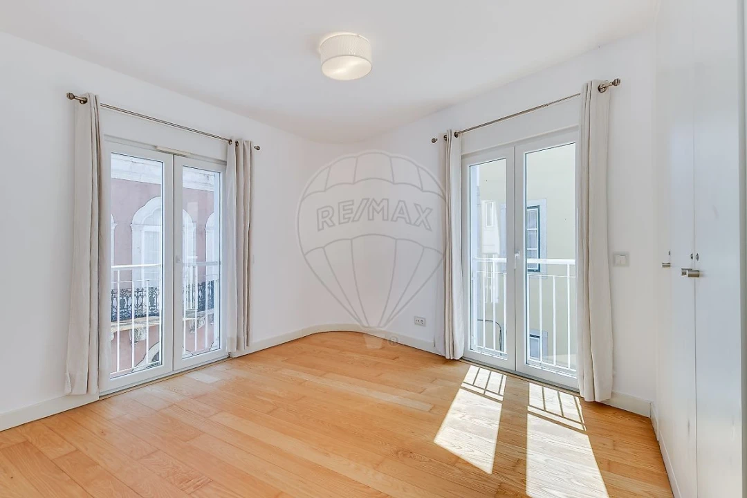 Apartamento T2 para Venda em Misericórdia Foto 14