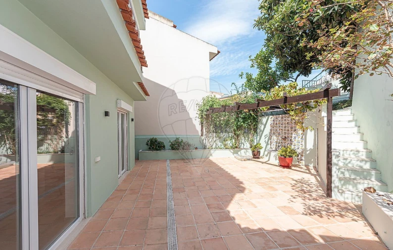 Moradia T5 para Venda em Carcavelos e Parede Foto 11