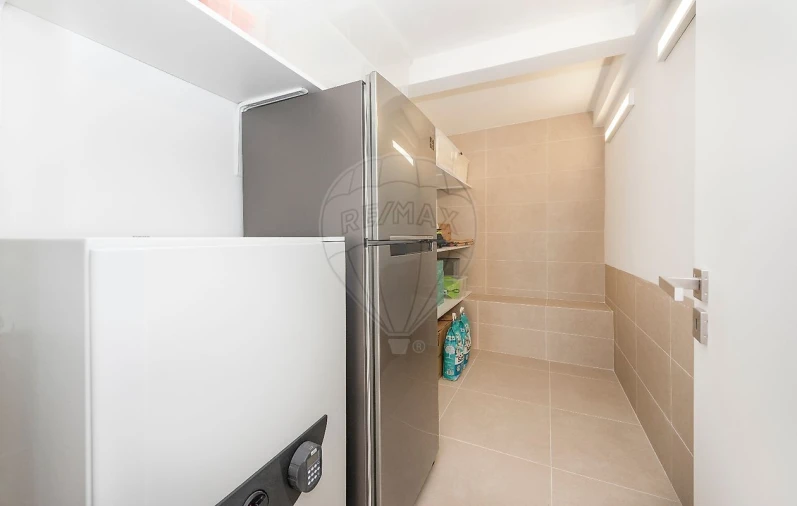 Moradia T5 para Venda em Carcavelos e Parede Foto 41