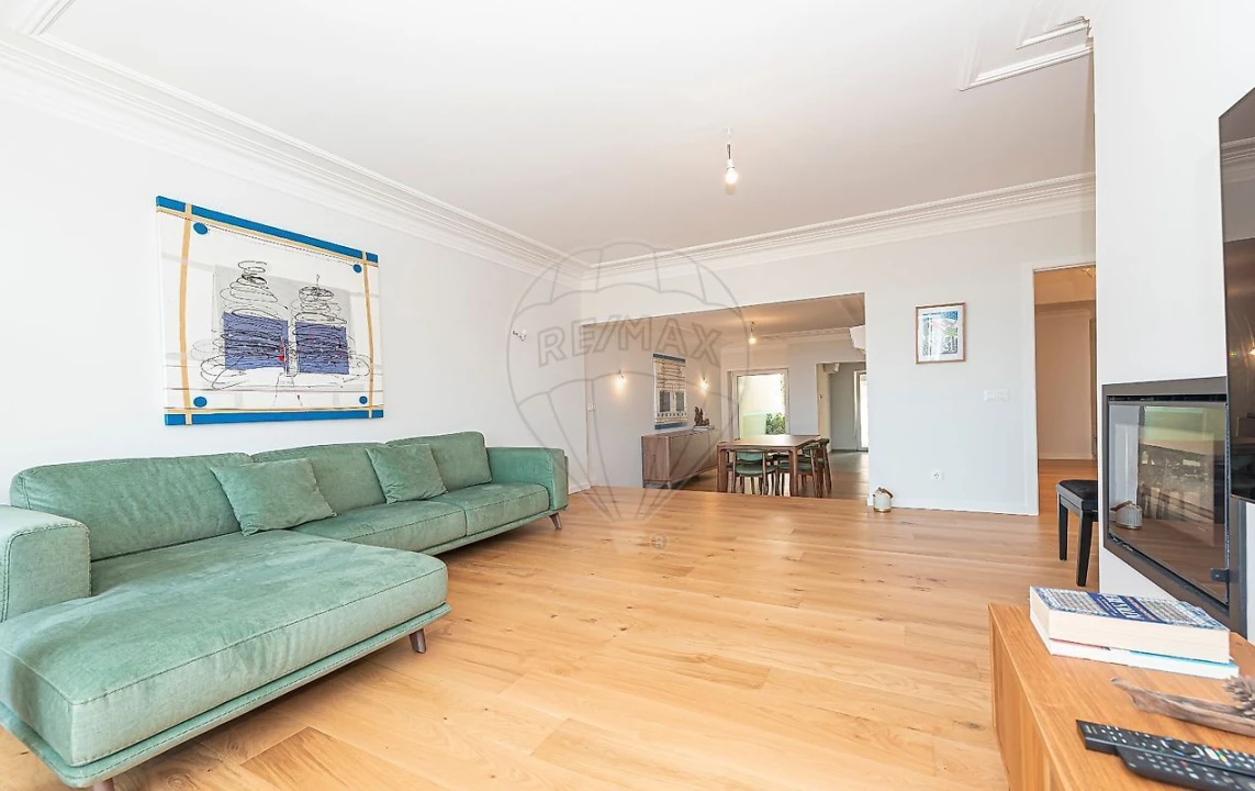 Moradia T5 para Venda em Carcavelos e Parede Foto 5