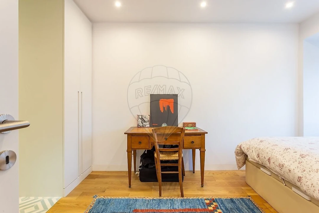 Apartamento T2 para Venda em Santo António Foto 13