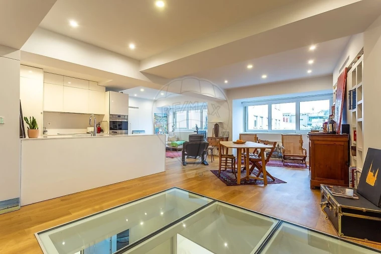 Apartamento T2 para Venda em Santo António Foto 3