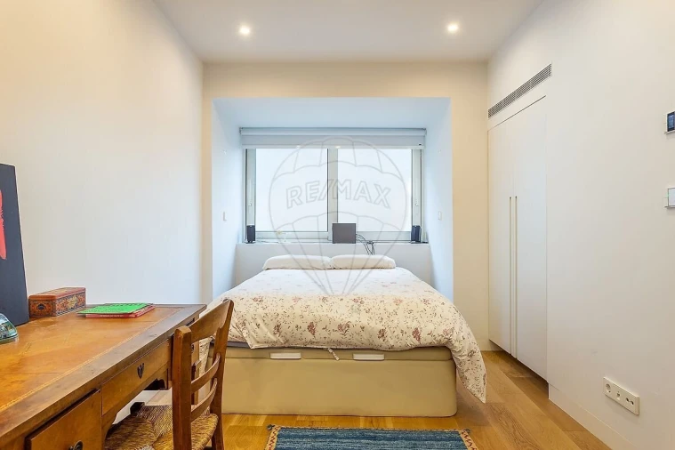 Apartamento T2 para Venda em Santo António Foto 18