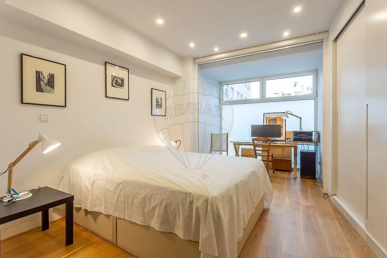 Apartamento T2 para Venda em Santo António Foto 15