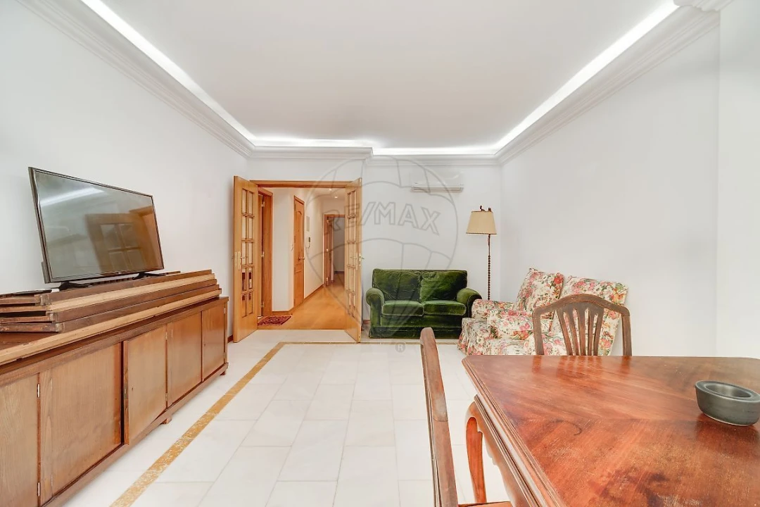 Apartamento T2 para Venda em Misericórdia Foto 2