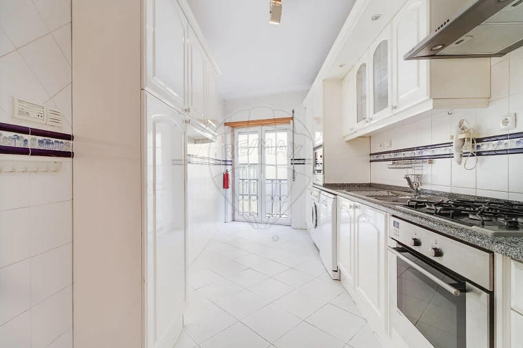 Apartamento T2 para Venda em Misericórdia Foto 6