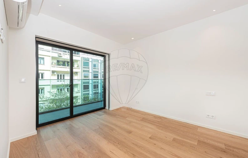 Apartamento T2 para Venda em Avenidas Novas Foto 11