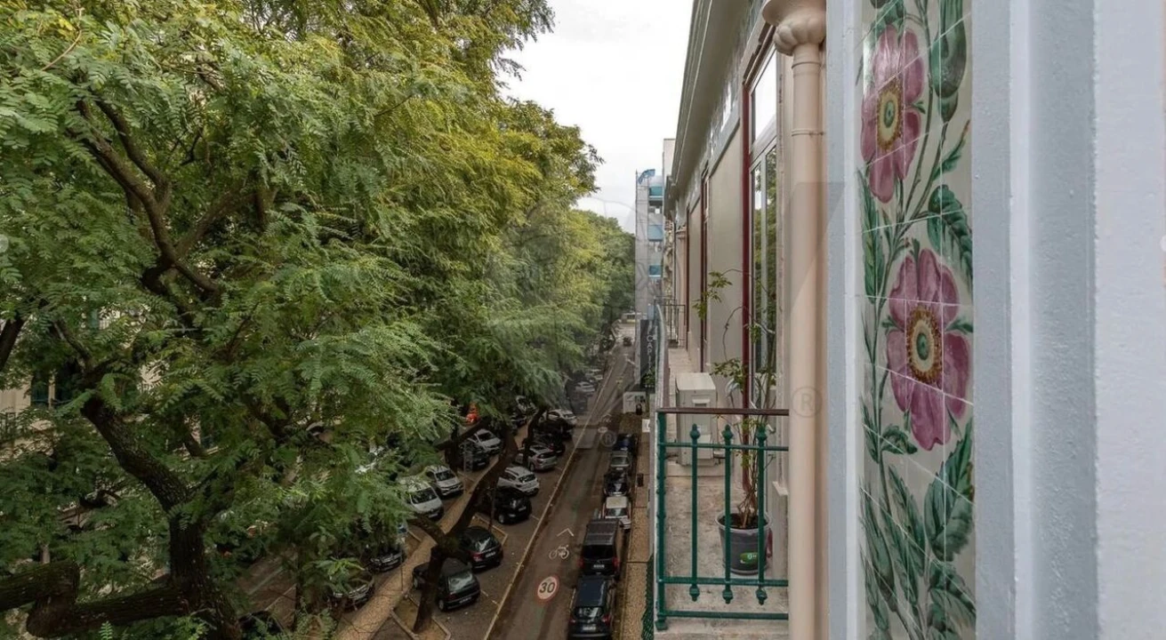 Apartamento T5 para Venda em Avenidas Novas Foto 29