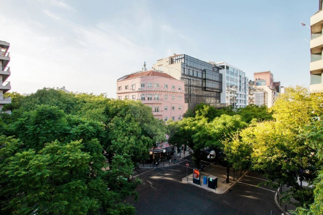 Apartamento T5 para Venda em Avenidas Novas Foto 33