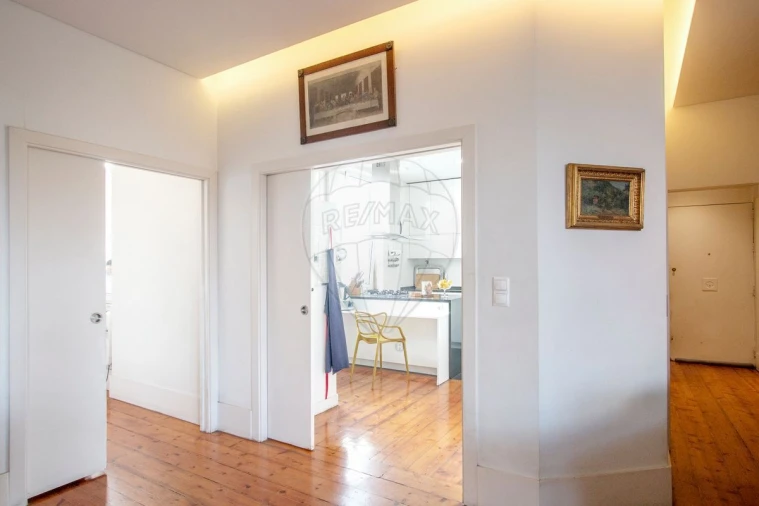 Apartamento T5 para Venda em Avenidas Novas Foto 15