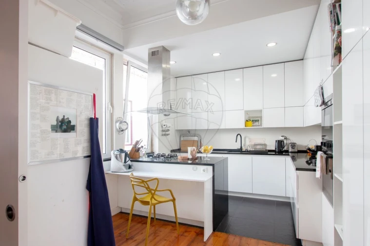 Apartamento T5 para Venda em Avenidas Novas Foto 14