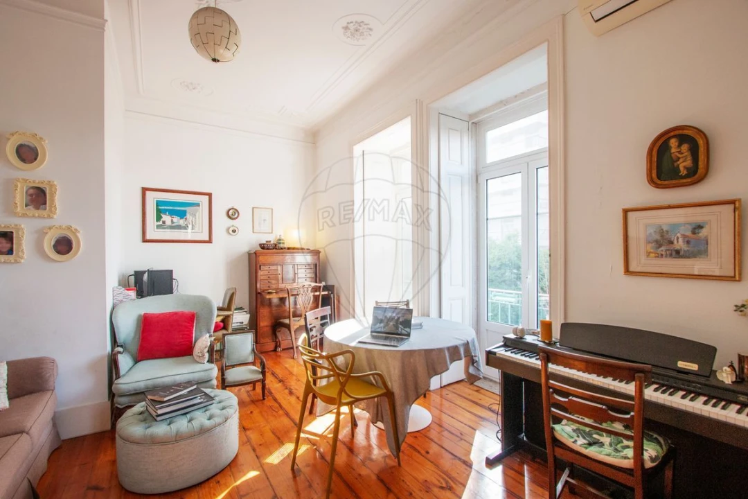 Apartamento T5 para Venda em Avenidas Novas Foto 9