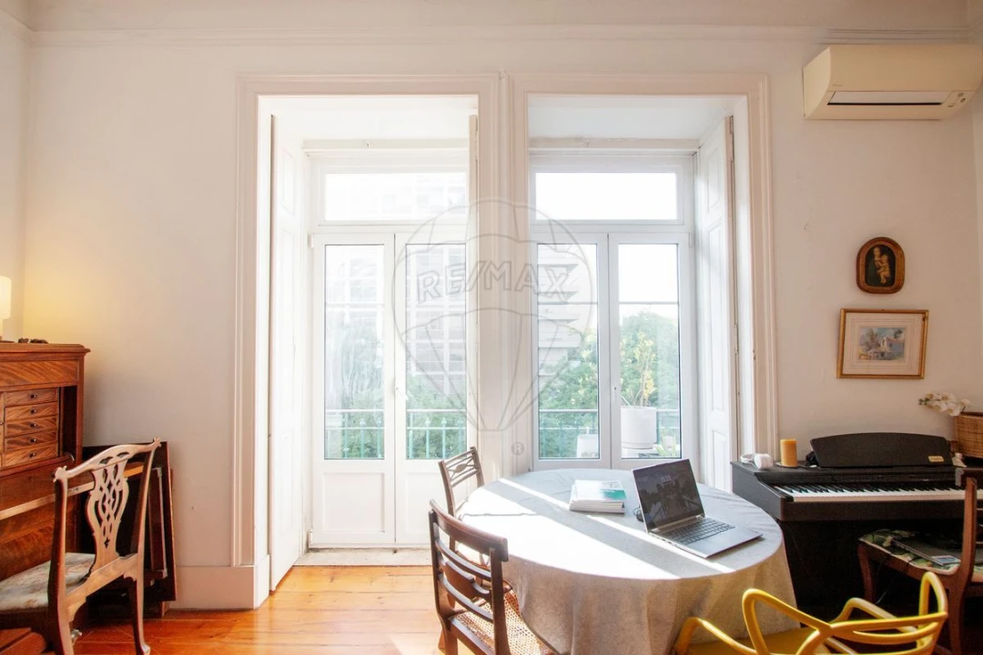 Apartamento T5 para Venda em Avenidas Novas Foto 10