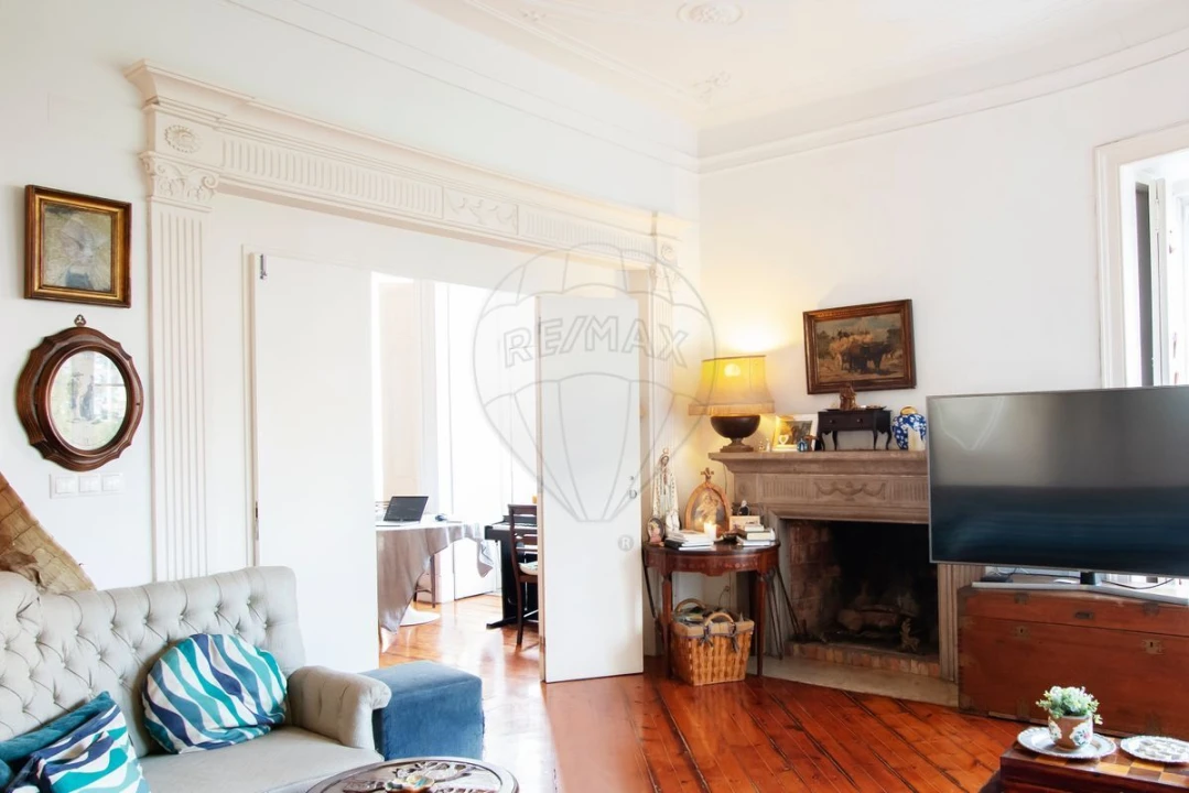 Apartamento T5 para Venda em Avenidas Novas Foto 6