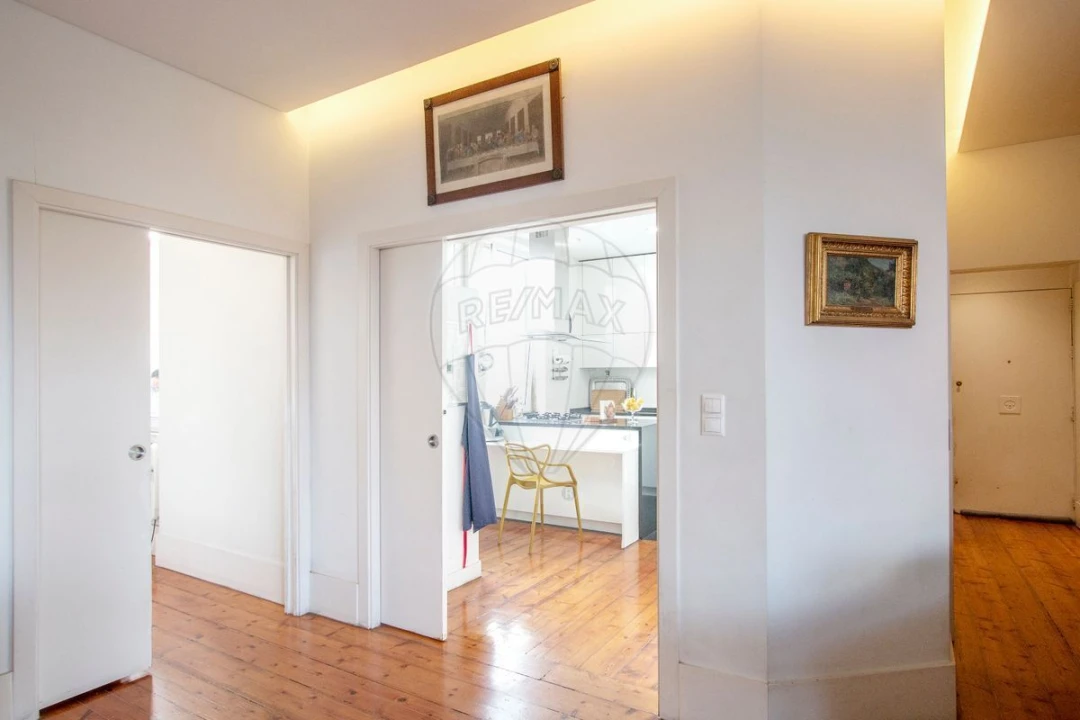 Apartamento T5 para Venda em Avenidas Novas Foto 15